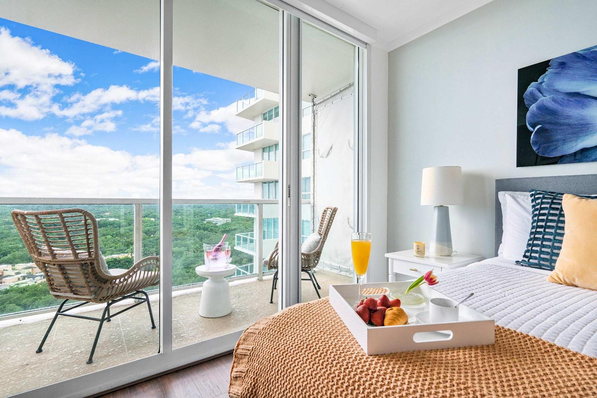 Mvr With Poolside Sips And Biscayne Backdrop *
